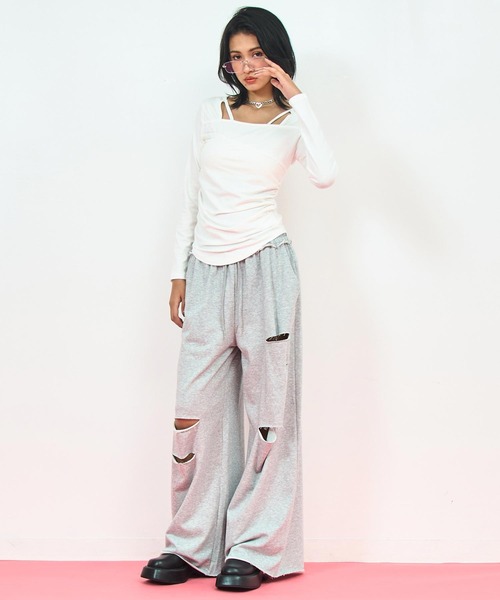 ANAP（アナップ）の「デコルテ デザイン サイド シャーリング トップス（Tシャツ/カットソー・レディース・ホワイト/グレー系その他/ブラック・FREE）」の22枚目の写真