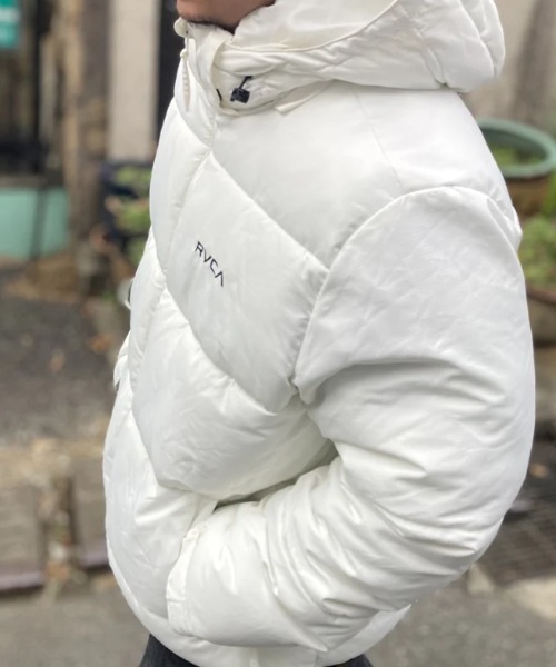 RVCA（ルーカ）の「【RVCA/ルーカ】24AW RVCA PUFFER JACKET/エコダウンジャケット・ブルゾン（ダウンジャケット/コート・メンズ・ブラック/ホワイト・MEDIUM/SMALL）」の5枚目の写真