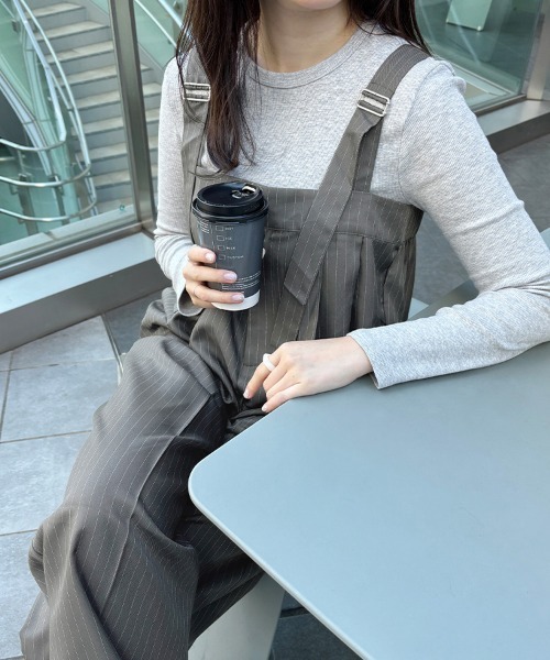ONEP STAR（ワンピスター）の「ストライプ柄ワイドパンツサロペット（サロペット/オーバーオール・レディース・チャコールグレー/ブラック/グレイッシュベージュ/ネイビー・MEDIUM）」の8枚目の写真