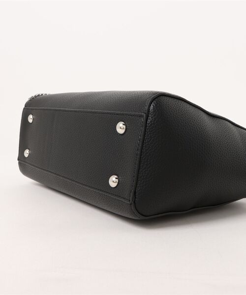 GYDA（ジェイダ）の「【GYDA/ジェイダ】 PLAIN SERIES　チャーム付きハンドバッグ（ハンドバッグ・レディース・ブラック/アイボリー/キャメル・FREE）」の4枚目の写真