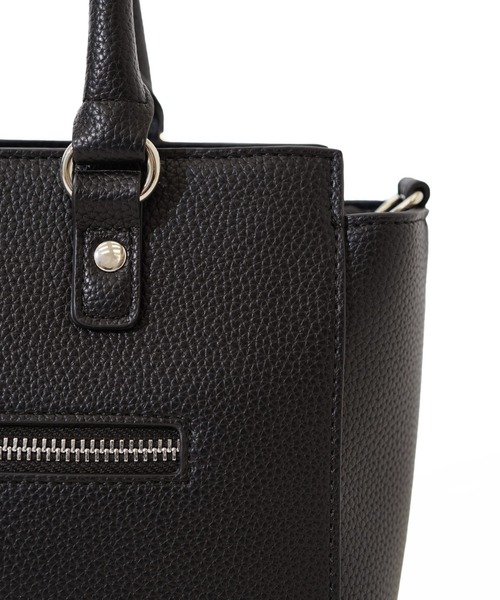 GYDA（ジェイダ）の「【GYDA/ジェイダ】 PLAIN SERIES　チャーム付きハンドバッグ（ハンドバッグ・レディース・ブラック/アイボリー/キャメル・FREE）」の12枚目の写真