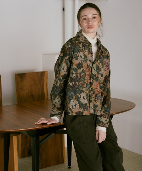 RNA-N（アールエヌエーエヌ）の「B2926 フラワープリントビエラシャツ