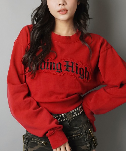 SPINNS（スピンズ）の「ショート丈裏毛スウェット/ピグメント/オールドイングリッシュロゴ/貼り付けロゴ（スウェット・レディース・ピンク/レッド/杢グレー/ブラック・ONESIZE）」の4枚目の写真