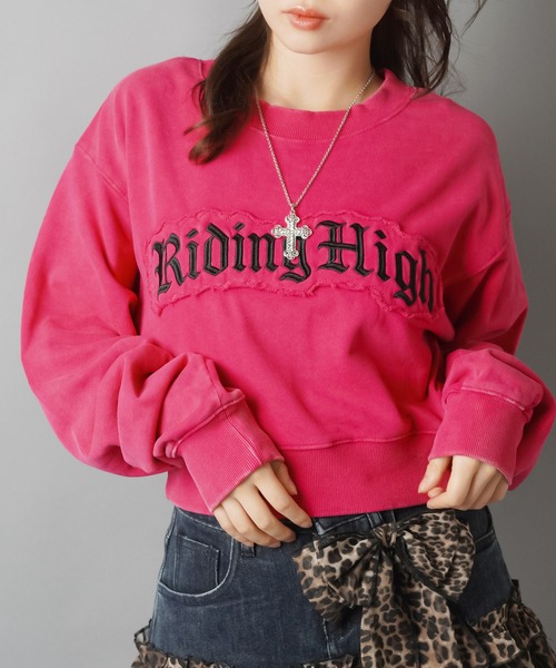 SPINNS（スピンズ）の「ショート丈裏毛スウェット/ピグメント/オールドイングリッシュロゴ/貼り付けロゴ（スウェット・レディース・ピンク/レッド/杢グレー/ブラック・ONESIZE）」の3枚目の写真