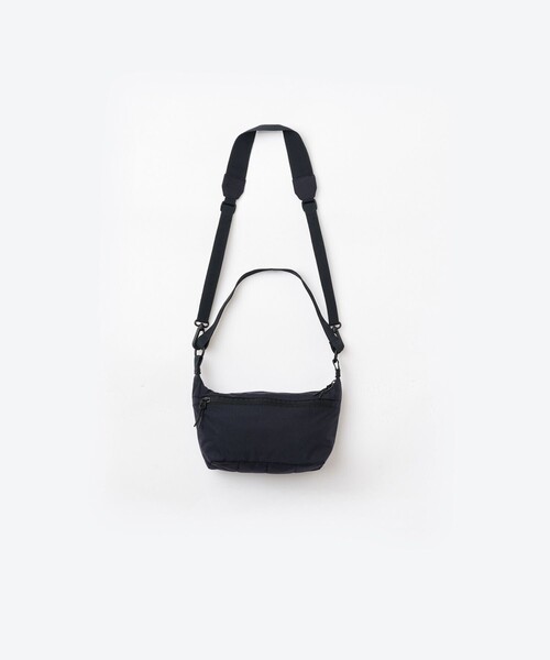 AIGLE（エーグル）の「撥水 2wayショルダーバッグ クロスボディバッグ RP（ボディバッグ/ウエストポーチ・レディース・ブラック・FREE）」の4枚目の写真