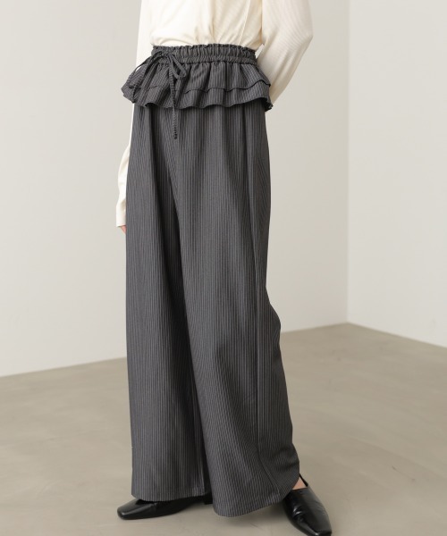 Bab（バブ）の「ウエストフリルストライプパンツ（その他パンツ・レディース・グレー/ブラック・M）」の2枚目の写真