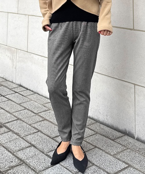 JENNE(ジェンヌ)の「美脚ジョガーパンツ(吸湿発熱生地)(その他パンツ・レディース・ブラック/グレー・SMALL/MEDIUM/LARGE)」の1枚目の写真