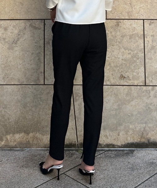 JENNE(ジェンヌ)の「美脚ジョガーパンツ(吸湿発熱生地)(その他パンツ・レディース・ブラック/グレー・SMALL/MEDIUM/LARGE)」の9枚目の写真