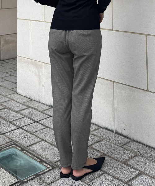 JENNE(ジェンヌ)の「美脚ジョガーパンツ(吸湿発熱生地)(その他パンツ・レディース・ブラック/グレー・SMALL/MEDIUM/LARGE)」の15枚目の写真
