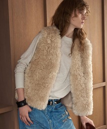 LAZY SUSAN（レイジースーザン）の「ファーベスト TRISERYトスカーナ（ベスト）」