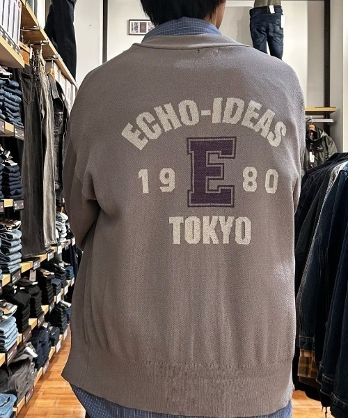 Right-on（ライトオン）の「ジャガードバックロゴニットカーディガン (バックロゴ/ジャガード/ニットカーディガン/ドライタッチ/通気性/ゆったりシルエット/スウェットライク/軽羽織り/デイリー/トレンド)（カーディガン/ボレロ・メンズ・ブラック/グレー/ネイビー・L/XL/M）」の10枚目の写真