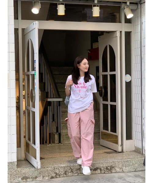 NICK&NICOLE(ニックアンドニコール)の「BUTTERFLY SIGNATURE CROP TOP_WHITE PINK(Tシャツ/カットソー・レディース・その他・FREE)」の7枚目の写真