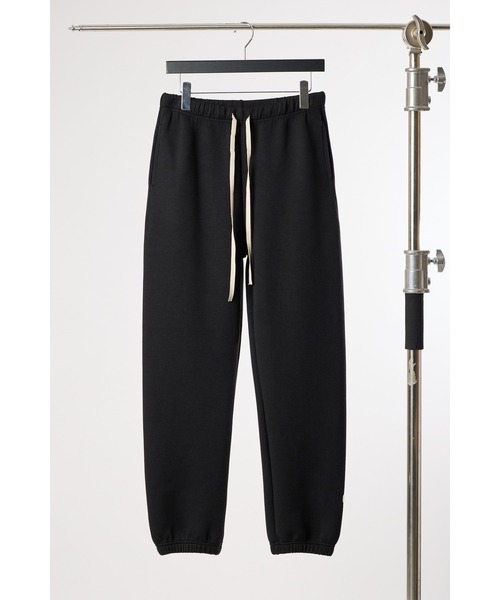 YENN(イエン)の「【 YENN / イエン 】SPONDISH JOGGER PANTS / スポンディッシュジョガーパンツ(その他パンツ・レディース・ブラック/チャコール・36/38)」の1枚目の写真