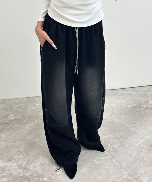 FOLLOWIN(フォロウィン)の「【 UNISEX/オールシーズン 】カーブラインフェードワイドスウェットパンツ(スウェットパンツ・レディース・ブラック・FREE)」の16枚目の写真