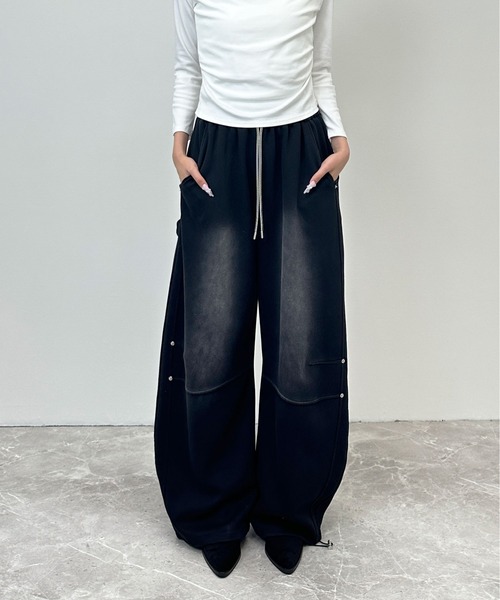 FOLLOWIN(フォロウィン)の「【 UNISEX/オールシーズン 】カーブラインフェードワイドスウェットパンツ(スウェットパンツ・レディース・ブラック・FREE)」の18枚目の写真
