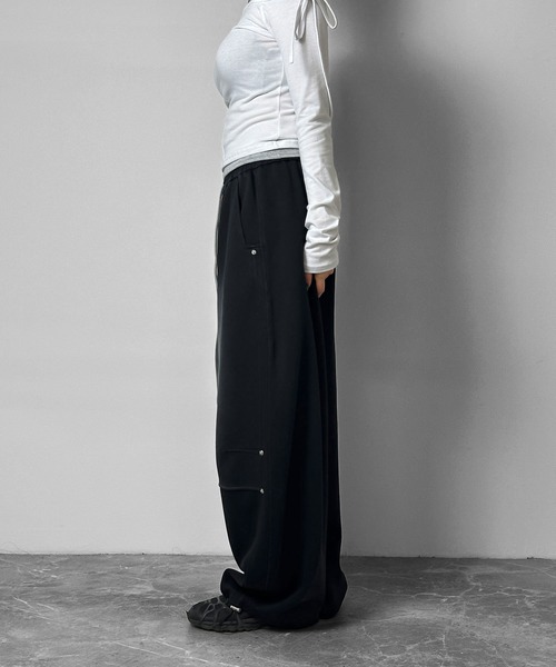 FOLLOWIN(フォロウィン)の「【 UNISEX/オールシーズン 】カーブラインフェードワイドスウェットパンツ(スウェットパンツ・レディース・ブラック・FREE)」の13枚目の写真