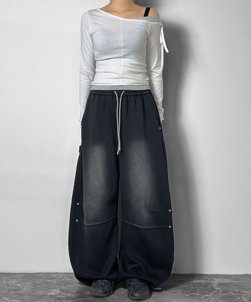 FOLLOWIN(フォロウィン)の「【 UNISEX/オールシーズン 】カーブラインフェードワイドスウェットパンツ(スウェットパンツ・レディース・ブラック・FREE)」の9枚目の写真