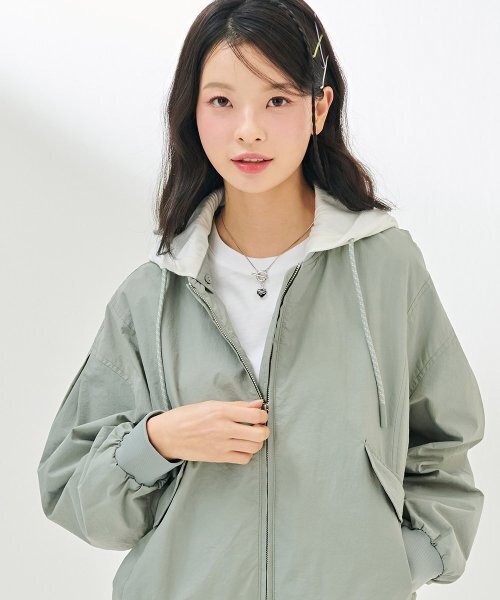 CHASECULT(チェイスカルト)の「レディースブルゾンフードジャケット-DARG4161B0S(ブルゾン・レディース・ミント・FRE)」の2枚目の写真