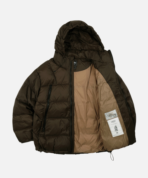 FRIZMWORKS(フリズムワークス)の「ALTAVIA DOWN PARKA _ BROWN(ダウンジャケット/コート・レディース・その他・SMALL/MEDIUM/LARGE/X-LARGE)」の2枚目の写真
