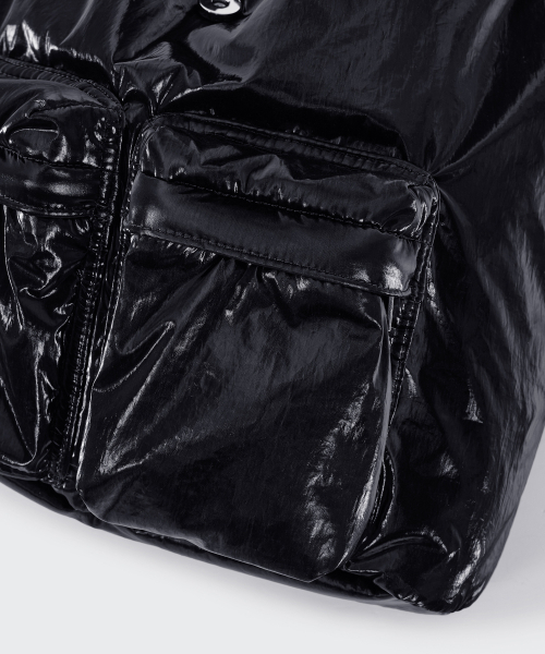 MUSINSA STANDARD WOMAN（ムシンサスタンダードウーマン）の「ウィメンズシャイニーフラップミニバックパック[ブラック]（バックパック/リュック・レディース・その他・FREE）」の9枚目の写真