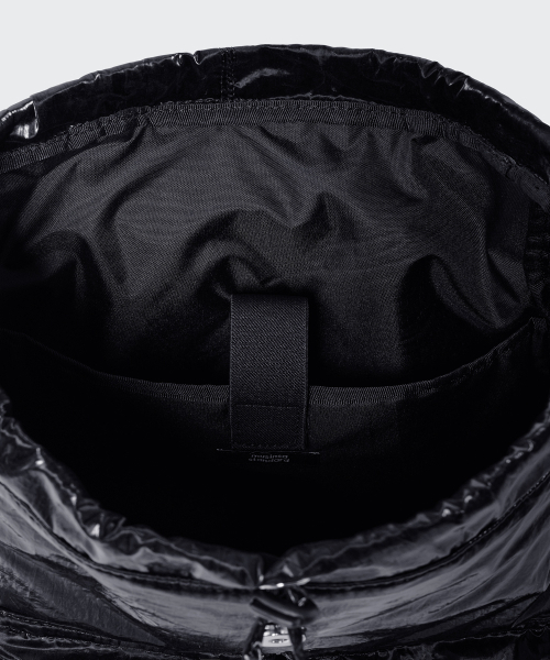 MUSINSA STANDARD WOMAN（ムシンサスタンダードウーマン）の「ウィメンズシャイニーフラップミニバックパック[ブラック]（バックパック/リュック・レディース・その他・FREE）」の10枚目の写真