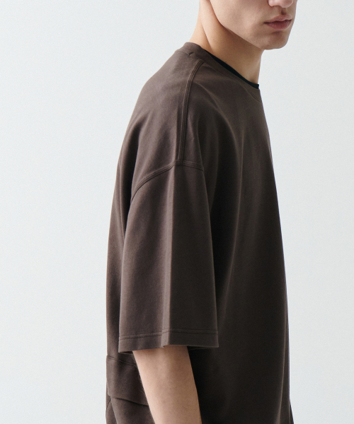 MUSINSA STANDARD（ムシンサスタンダード）の「[シティレジャー] オーバーサイズグラシスパケットTシャツ [バロックブラウン]（Tシャツ/カットソー・メンズ・その他・XX-LARGE/LARGE/MEDIUM/SMALL/X-LARGE）」の3枚目の写真