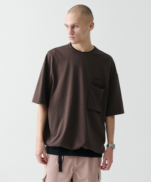 MUSINSA STANDARD（ムシンサスタンダード）の「[シティレジャー] オーバーサイズグラシスパケットTシャツ [バロックブラウン]（Tシャツ/カットソー・メンズ・その他・XX-LARGE/LARGE/MEDIUM/SMALL/X-LARGE）」の7枚目の写真
