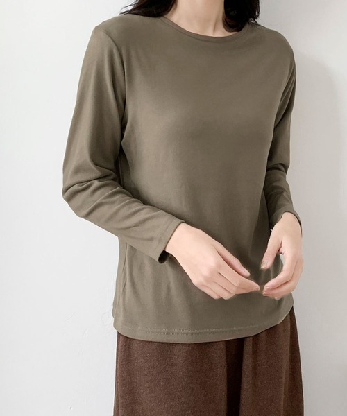 LOWO(ロワ)の「クルーネック ロンT レディース 長袖 インナー 無地 カットソー(Tシャツ/カットソー・レディース・キャメル/ボルドー/ブラウン/オフホワイト/ブルー/ブラック・FREE)」の5枚目の写真