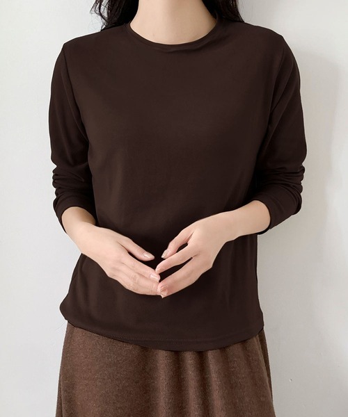 LOWO(ロワ)の「クルーネック ロンT レディース 長袖 インナー 無地 カットソー(Tシャツ/カットソー・レディース・キャメル/ボルドー/ブラウン/オフホワイト/ブルー/ブラック・FREE)」の11枚目の写真