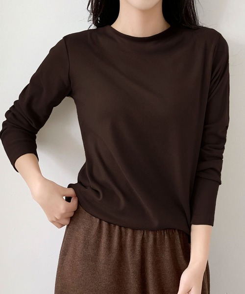 LOWO(ロワ)の「クルーネック ロンT レディース 長袖 インナー 無地 カットソー(Tシャツ/カットソー・レディース・キャメル/ボルドー/ブラウン/オフホワイト/ブルー/ブラック・FREE)」の12枚目の写真