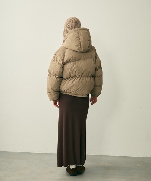 full/fill.(フルフィル)の「hood pudding jacket / フード付きパディングジャケット(ダウンジャケット/コート・レディース・ベージュ/ブラック・FREE)」の18枚目の写真