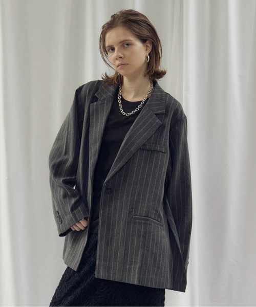 CIEL'AIR(シエルエアー)の「STRIPED SIDE SLIT JKT(ストライプサイドスリットJKT)(テーラードジャケット・レディース・グレー/ベージュ・MEDIUM)」の4枚目の写真