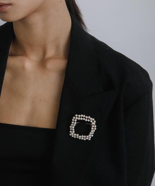 URBAN RESEARCH（アーバンリサーチ）の「decor『デコール』　Broach shikaku pearl（ブローチ/コサージュ・レディース・ホワイト系その他・-）」の2枚目の写真