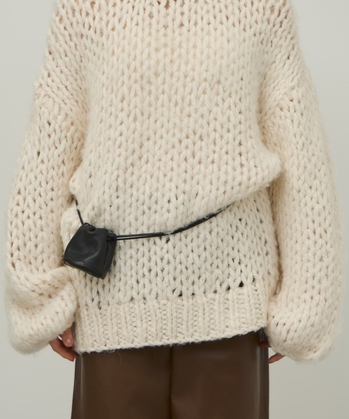 ADAM ET ROPE'(アダムエロペ)の「【PFT】Drawstrig Mini Pochette(ショルダーバッグ・レディース・ブラック/ブラウン・FREE)」の5枚目の写真