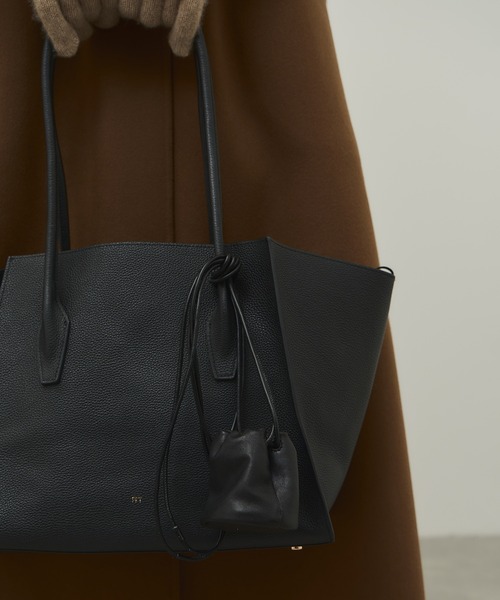 ADAM ET ROPE'(アダムエロペ)の「【PFT】Drawstrig Mini Pochette(ショルダーバッグ・レディース・ブラック/ブラウン・FREE)」の8枚目の写真
