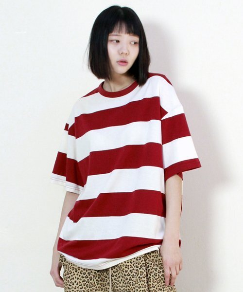 DEMARC(ドゥマーク)の「男女共用オーバーサイズボールドストライプ半袖Tシャツバーガンディ(Tシャツ/カットソー・レディース・その他・LARGE/MEDIUM)」の3枚目の写真