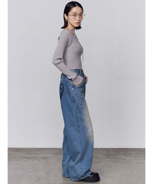 EMODA（エモダ）の「バックグラフィティルーズジーンズ（デニムパンツ・レディース・ライトブルー/インディゴブルー・MEDIUM/SMALL/X-SMALL）」の8枚目の写真