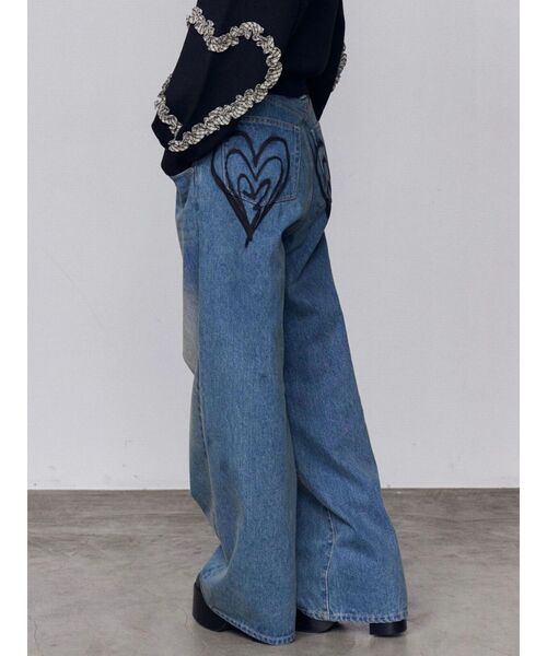 EMODA(エモダ)の「バックグラフィティルーズジーンズ(デニムパンツ・レディース・ライトブルー/インディゴブルー・MEDIUM/SMALL/X-SMALL)」の14枚目の写真