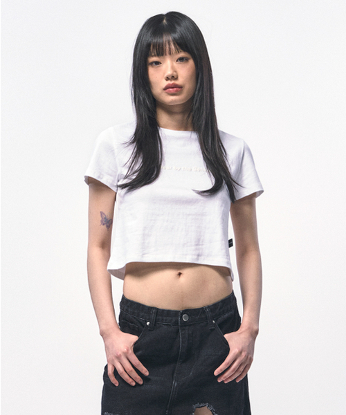 C WEAR BY THE GENIUS(シーウェアバイザジーニアス)の「シーウェア クロップTシャツ ホワイト(Tシャツ/カットソー・レディース・その他・size1)」の1枚目の写真