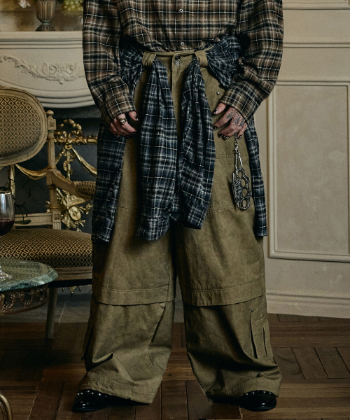 OPUS 0012(オーパス0012)の「Op. 08 DOWN LOW MELTED CARGO PANTS BROWN(その他パンツ・レディース・その他・MEDIUM)」の1枚目の写真