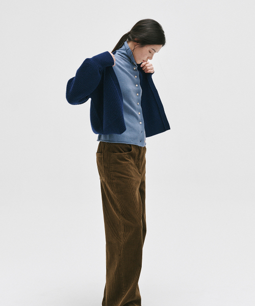 YURT（ユルト）の「CASHMERE  WOOL HEAVY  CARDIGAN_3color（ニット/セーター・レディース・ダークブルー/ダークブラウン/グレー・FREE）」の11枚目の写真