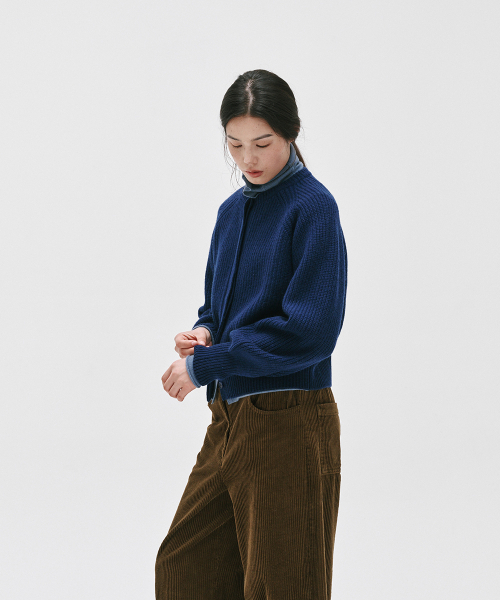 YURT（ユルト）の「CASHMERE  WOOL HEAVY  CARDIGAN_3color（ニット/セーター・レディース・ダークブルー/ダークブラウン/グレー・FREE）」の20枚目の写真