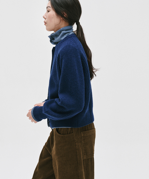 YURT（ユルト）の「CASHMERE  WOOL HEAVY  CARDIGAN_3color（ニット/セーター・レディース・ダークブルー/ダークブラウン/グレー・FREE）」の18枚目の写真