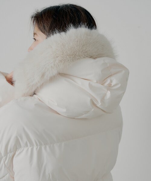 ショート丈ファーフード中綿ブルゾン（その他アウター）｜Chico（チコ