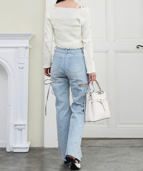 MAJESTIC LEGON（マジェスティックレゴン）の「スリットビジューフレアデニムパンツ（デニムパンツ・レディース・サックスブルー/グレー/ブルー・LARGE/MEDIUM/SMALL/X-SMALL）」の6枚目の写真