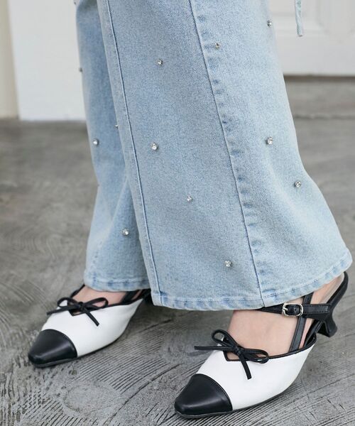 MAJESTIC LEGON（マジェスティックレゴン）の「スリットビジューフレアデニムパンツ（デニムパンツ・レディース・サックスブルー/グレー/ブルー・LARGE/MEDIUM/SMALL/X-SMALL）」の12枚目の写真