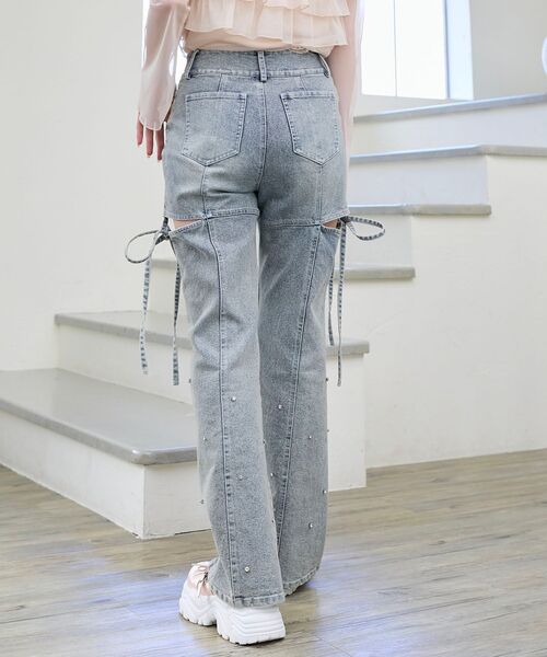 MAJESTIC LEGON（マジェスティックレゴン）の「スリットビジューフレアデニムパンツ（デニムパンツ・レディース・サックスブルー/グレー/ブルー・LARGE/MEDIUM/SMALL/X-SMALL）」の17枚目の写真