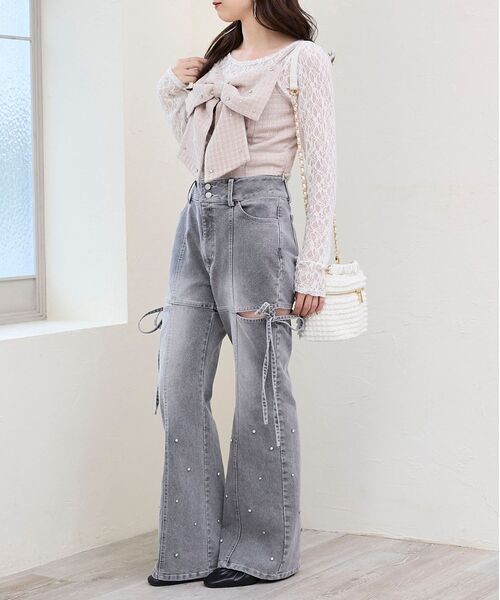 MAJESTIC LEGON（マジェスティックレゴン）の「スリットビジューフレアデニムパンツ（デニムパンツ・レディース・サックスブルー/グレー/ブルー・LARGE/MEDIUM/SMALL/X-SMALL）」の20枚目の写真