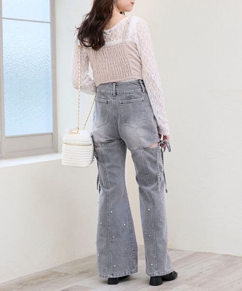 MAJESTIC LEGON（マジェスティックレゴン）の「スリットビジューフレアデニムパンツ（デニムパンツ・レディース・サックスブルー/グレー/ブルー・LARGE/MEDIUM/SMALL/X-SMALL）」の21枚目の写真