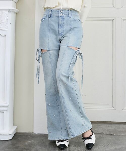 MAJESTIC LEGON（マジェスティックレゴン）の「スリットビジューフレアデニムパンツ（デニムパンツ・レディース・サックスブルー/グレー/ブルー・LARGE/MEDIUM/SMALL/X-SMALL）」の9枚目の写真